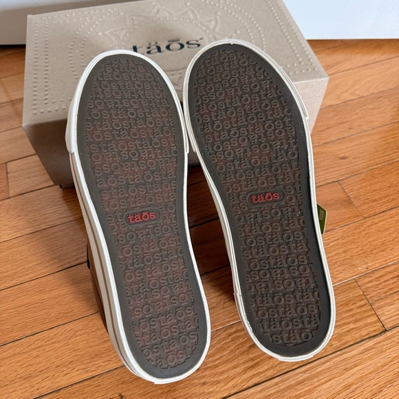 täos Z Soul Lace-up Sneakers (Women’s Size 10) - Picture 3 of 11